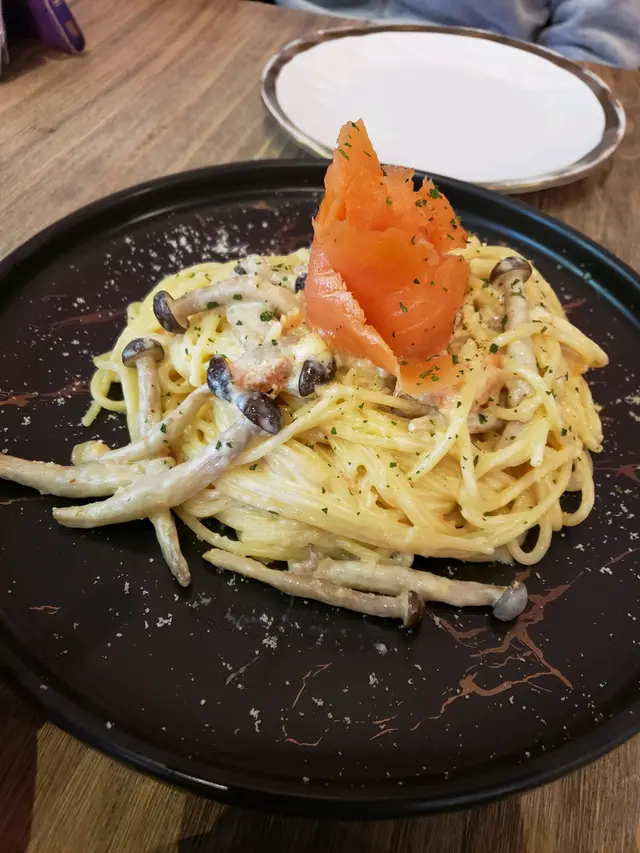 挪威煙三文魚白汁野菌意大利飯