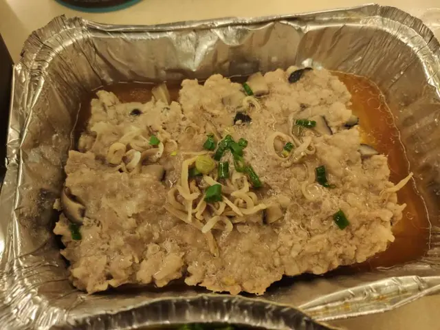 銀魚香菇蒸肉餅