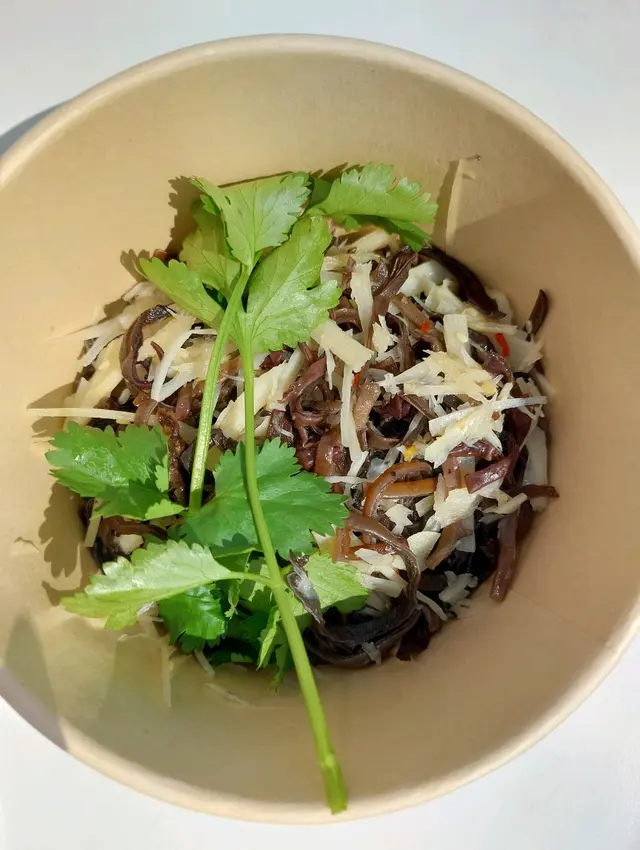 涼拌牛蒡木耳絲