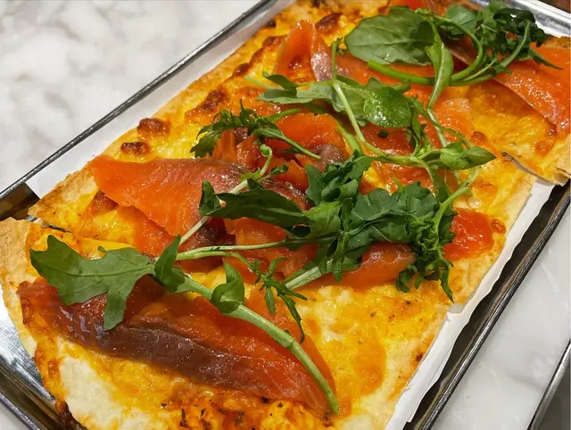 巴馬火腿火箭菜薄餅