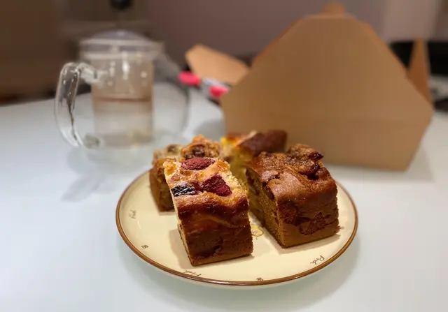 香橙蛋榚、士多啤梨蛋榚、香蕉合桃蛋榚和蘋果玉桂蛋榚