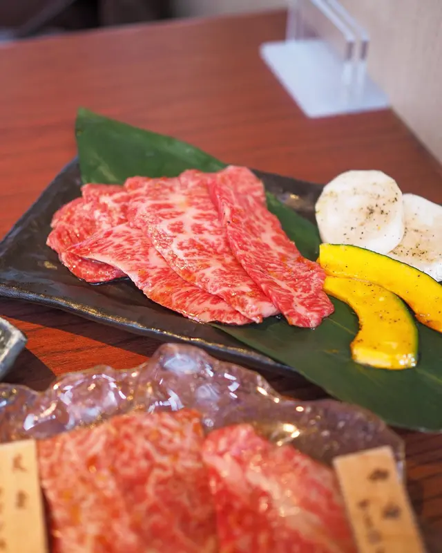 醬汁A5黑毛和牛牛小排燒肉定食