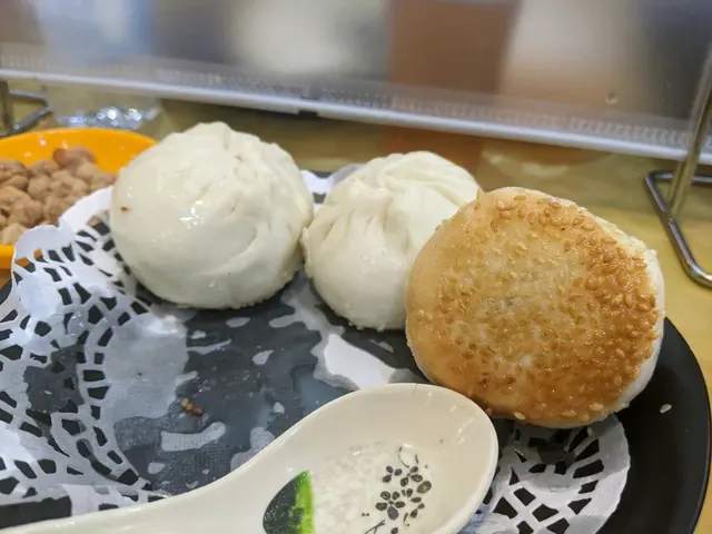 熟煎包...蒸熟先黎翻煎...