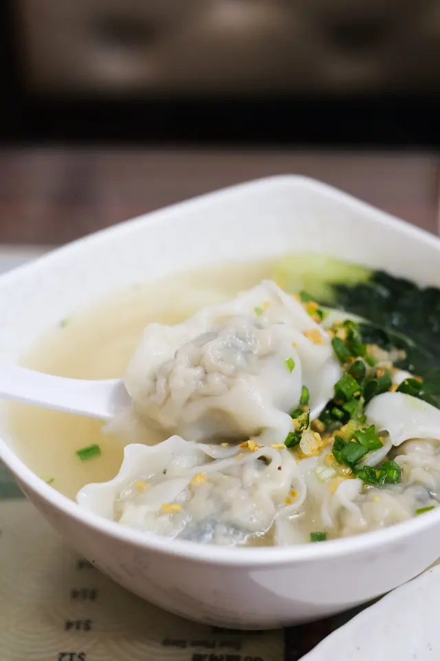 菜膽雲吞排骨麵