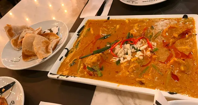 晱啖蟹肉黄咖喱虎蝦 + Roti