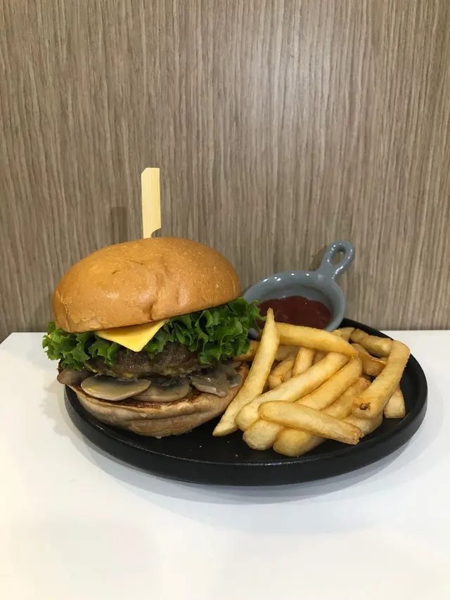 漢堡足料！好食過M記多多聲，薯條又炸得金黃香口！