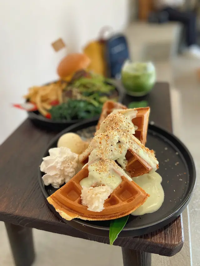 班蘭椰香椰絲糯米窩夫配雪糕