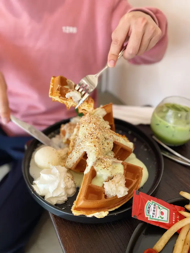 班蘭椰香椰絲糯米窩夫配雪糕