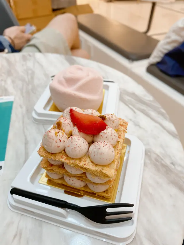 士多啤梨千層批