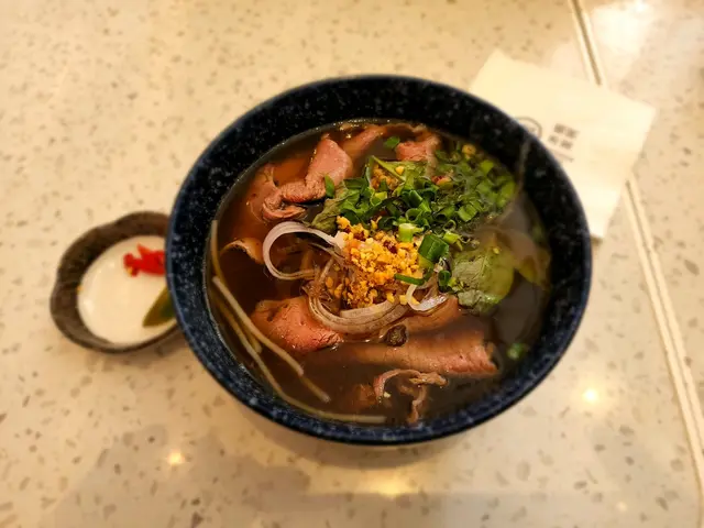 越式生牛肉湯河