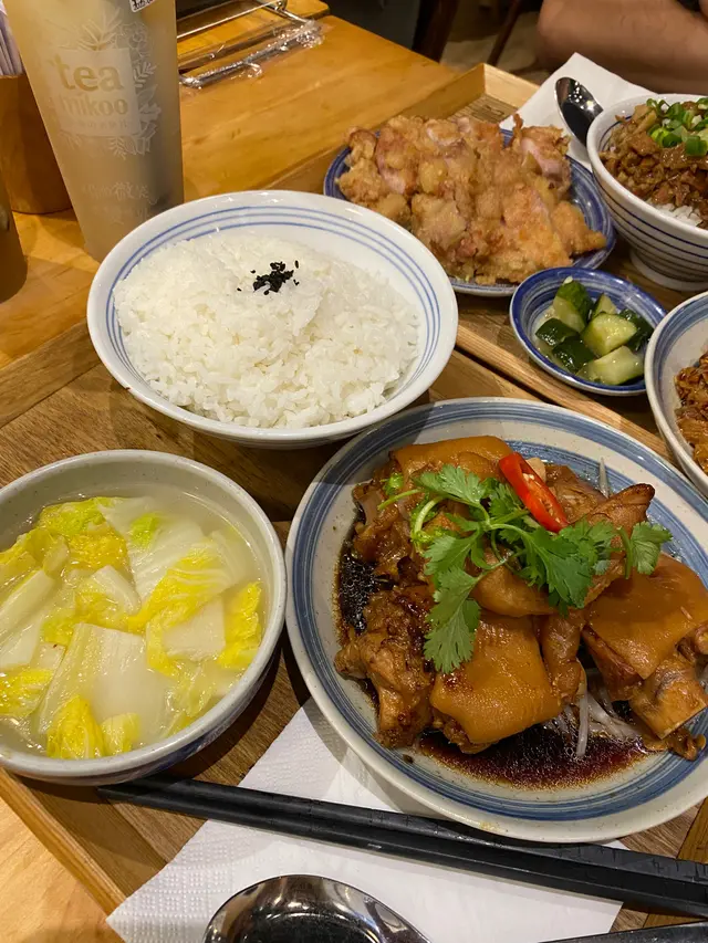 滷水豬手飯定食