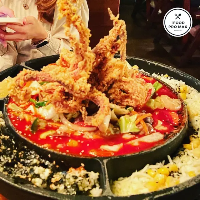 韓式炒年糕鍋配炸魷魚