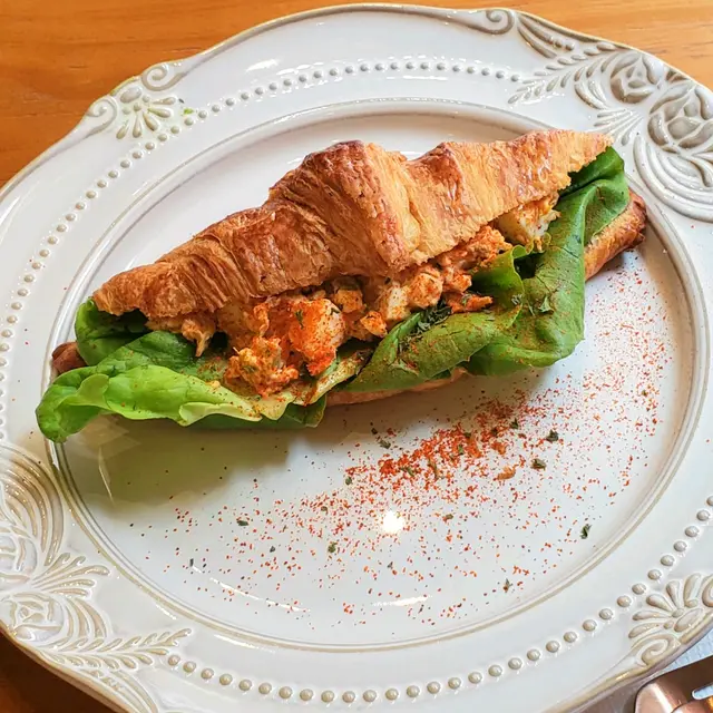 鮪魚蛋沙律法式包