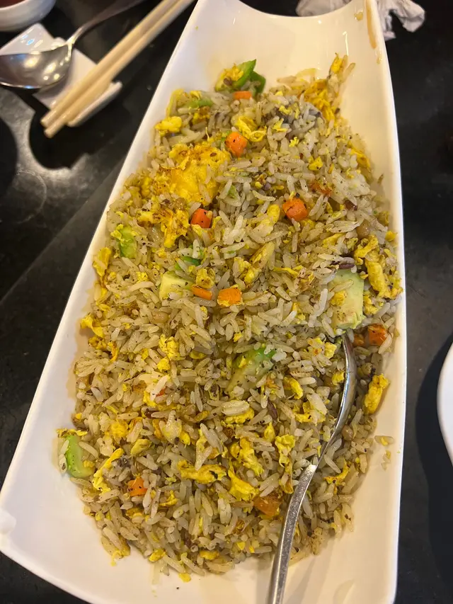 黑松露牛油果炒飯