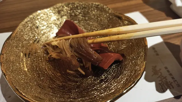 紅蒟蒻與金針菇