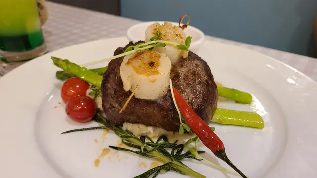 深海帶子拼醬燒汁牛柳