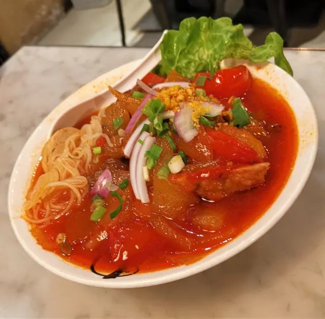 胡志明市紅蕃茄四寶湯檬粉