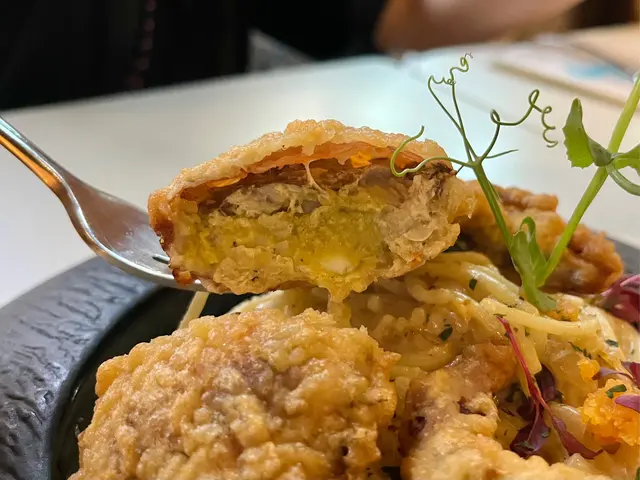 軟殼蟹鹹蛋黃忌廉汁意粉