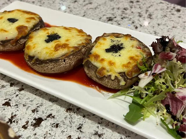 黑松露薯蓉焗大啡菇