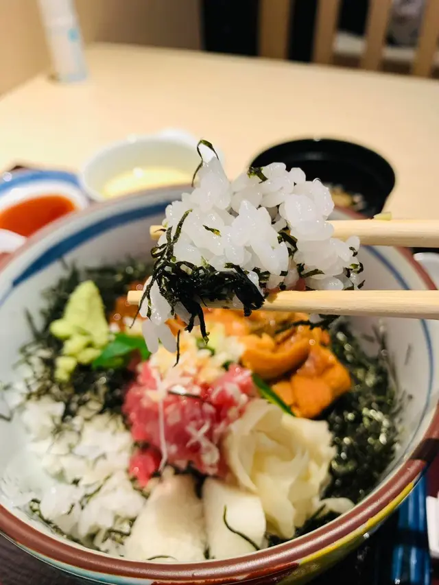 北海道三色魚生飯