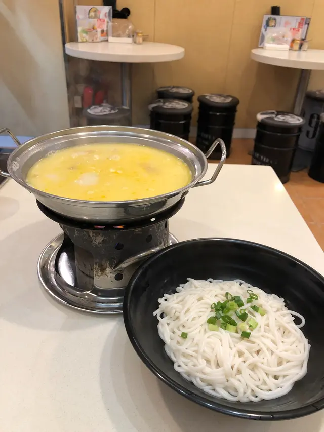 招牌花膠雞湯米線