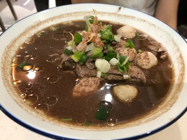豬肉丸肉片船粉麵