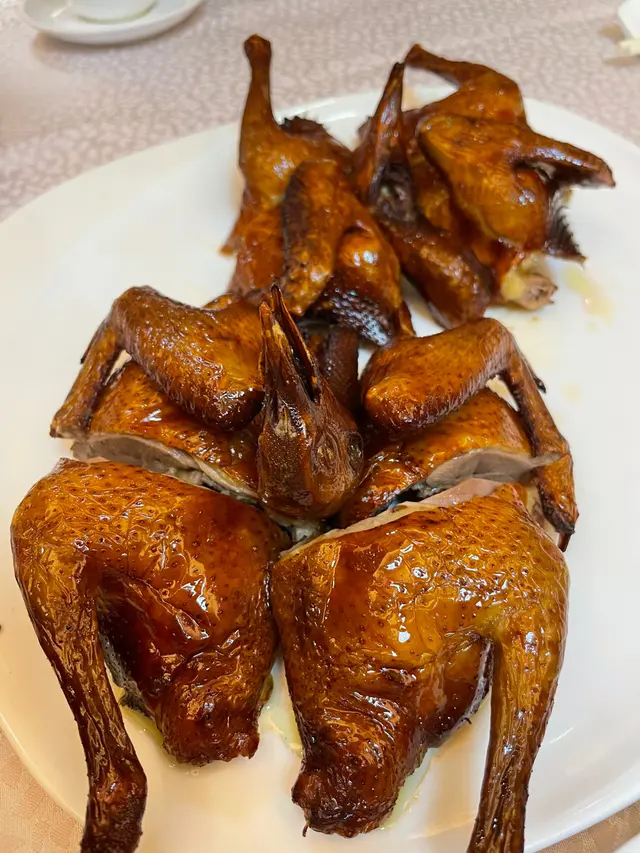 脆皮鮮乳鴿