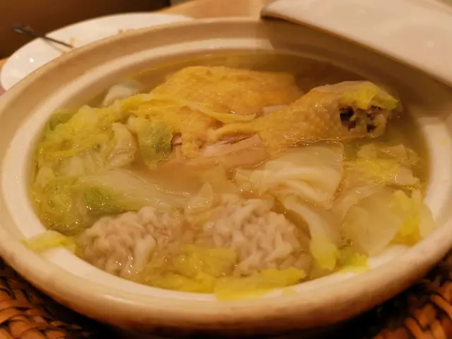 上海紹菜配上湯好正😋
六粒雲吞十1/4隻雞夠分量