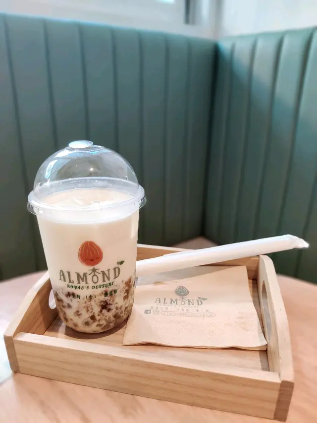 養顏青鑽桃膠杏仁茶吸吸