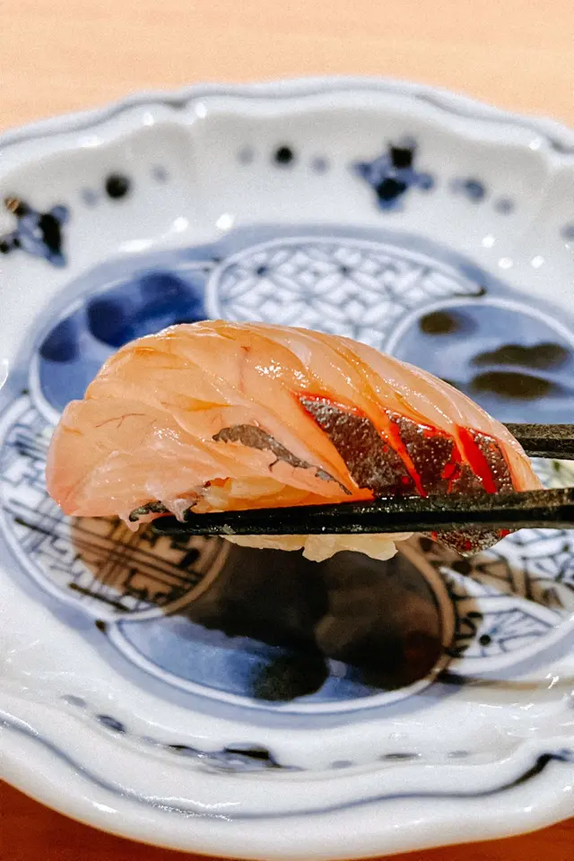 半天然深海池魚