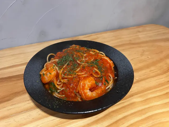 蕃茄大蝦羅勒意粉