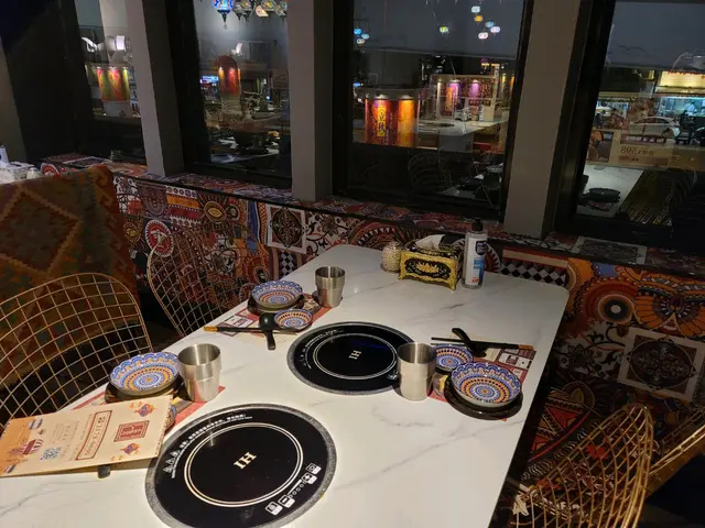 遠望打小人勝地的窗口位