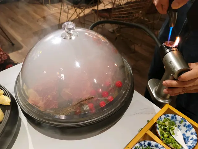 當面在客人面前注入蘋果木煙燻味