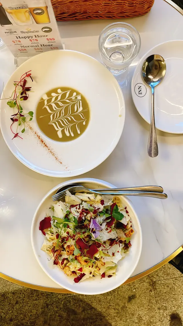 是日餐湯及凱薩沙律