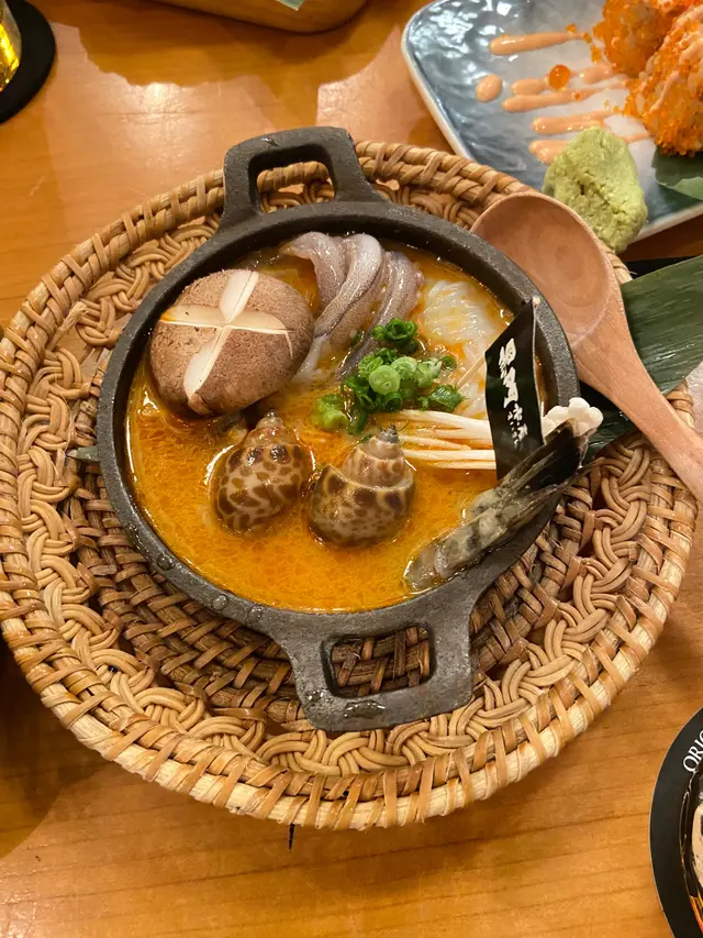 黑門令龍蝦湯煮海鮮