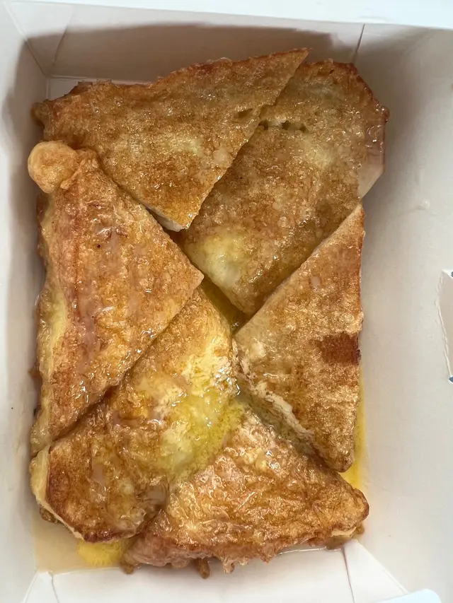 超級軟綿綿，口感整到好似法式多士咁，好正，黃色的醬汁亦好香