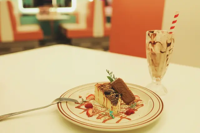 Lotus脆餅半熟芝士蛋糕(配海鹽焦糖醬)