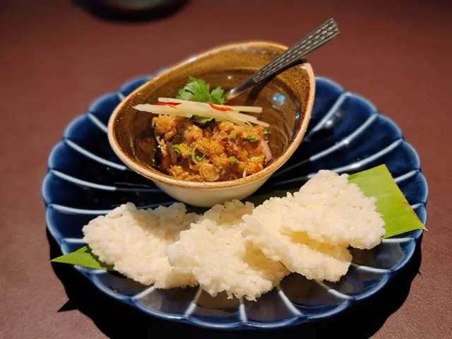 今餐最好食嘅一道菜，你平時食生菜包包住嘅嗰舊肉更加好食更新鮮更嘢未，脆餅帶有椰香，整體好好食。