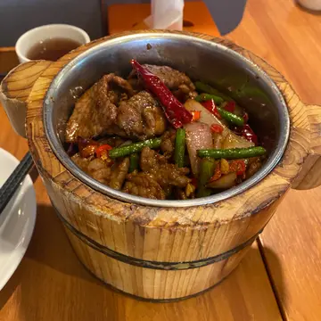 孜然牛肉木桶飯