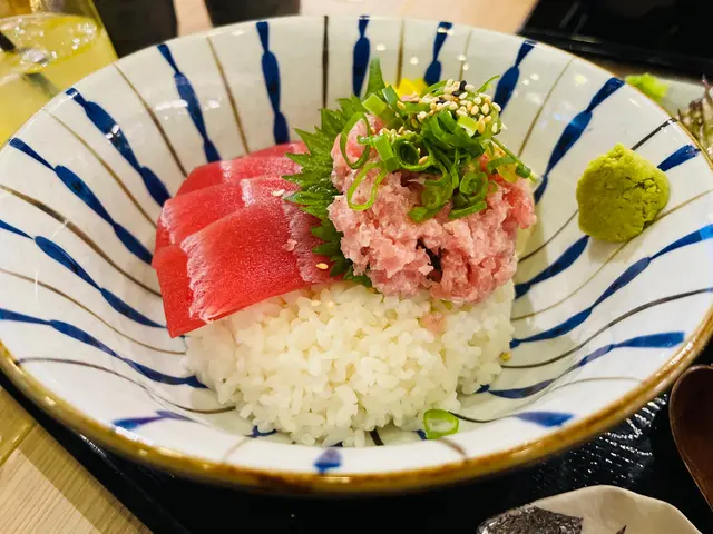 極上雙色吞拿魚丼飯定食