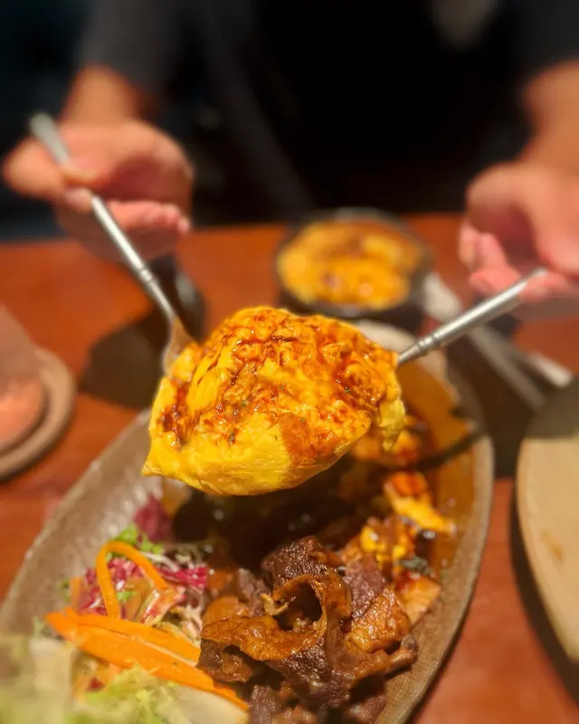 日式紅酒燉牛肉蛋包飯
