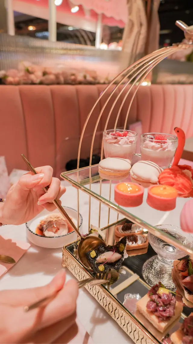 吞拿魚腩蓉牛油果配紫菜片