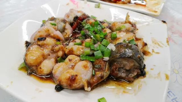 2-3人份量剛好, 咸味帶出鱔的鮮香, 蒸的時間剛剛好.