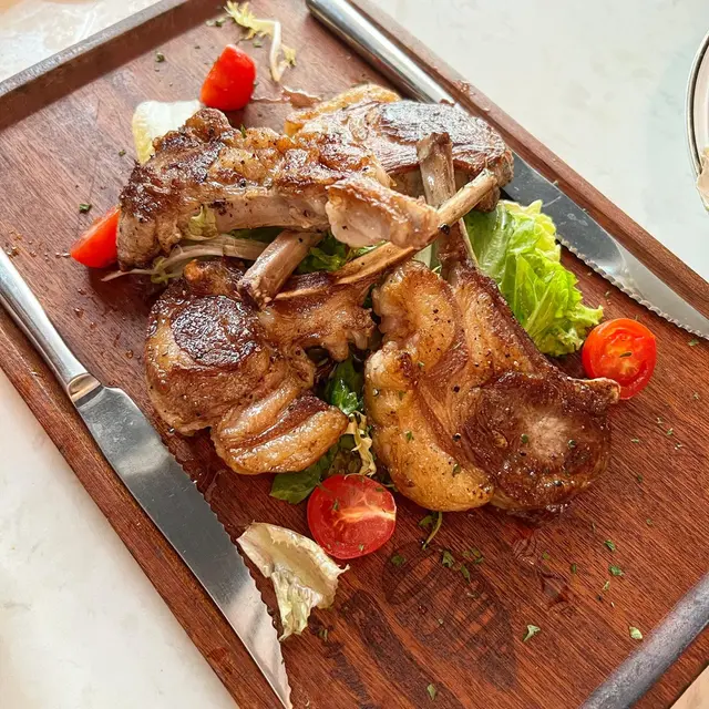 紐西蘭羊架伴沙律