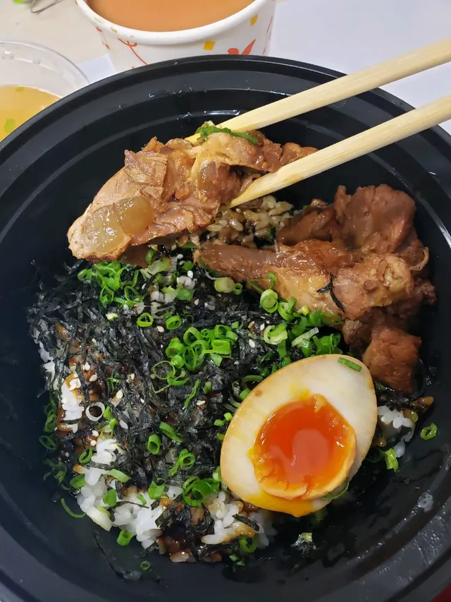 醬汁慢煮豬軟骨飯
