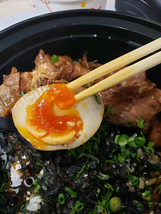 醬汁慢煮豬軟骨飯