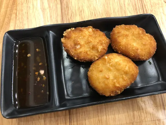 蒟蒻造嘅炸墨魚餅