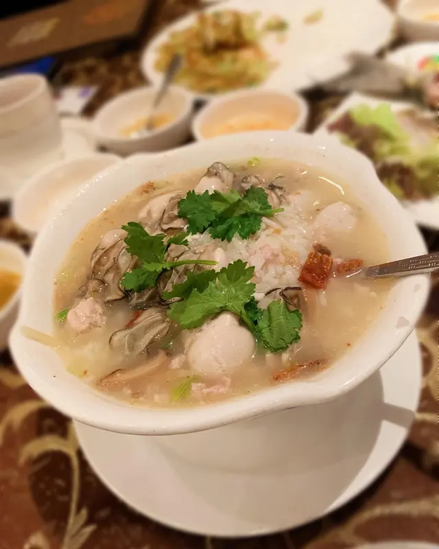 蠔仔肉碎泡粥