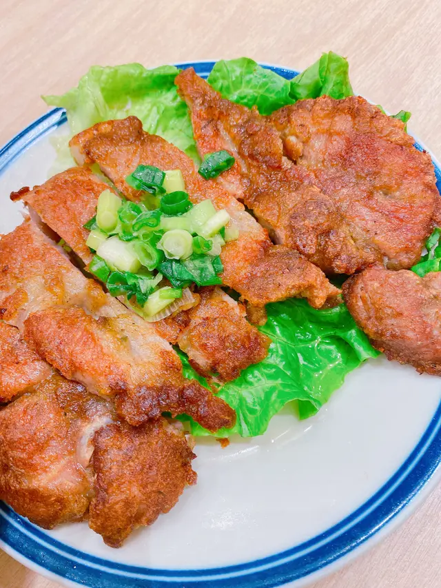 怡保芽菜香茅豬扒湯河米線