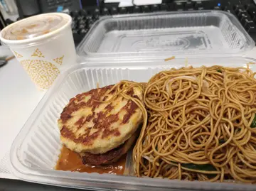 粟米鸡堡豉油王炒面